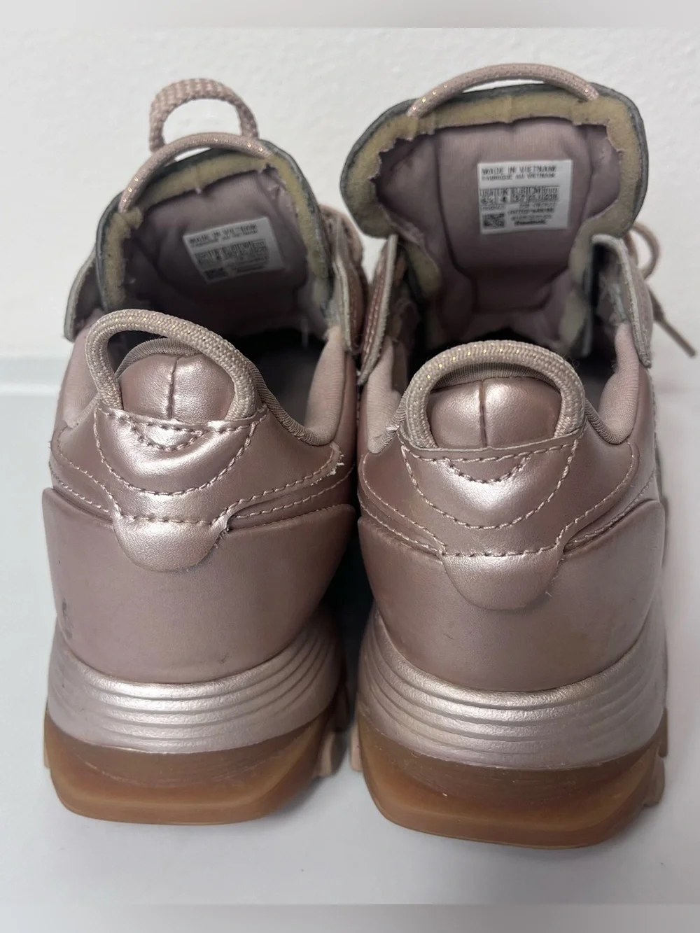Reebok Cardi B Leather Sneakers Rose Gold Champagne Womens 6.5 Metallic Pink
